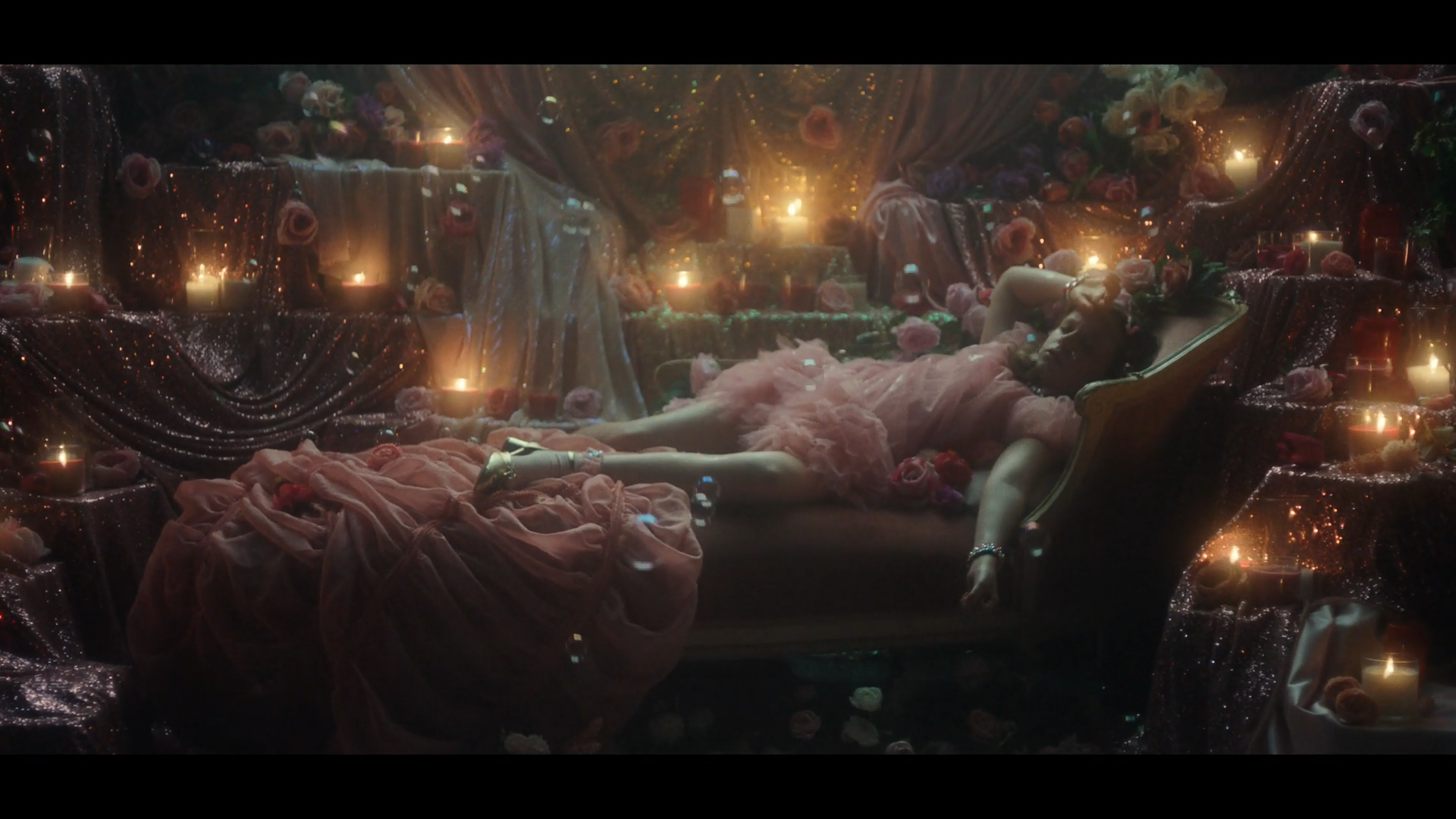 Still from "ADVERTISER OF EXCELLENCE"